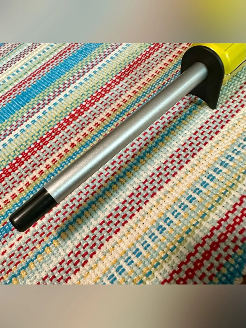 Bed Head TIGI Yellow Styling Wand - Picture 4 of 6
